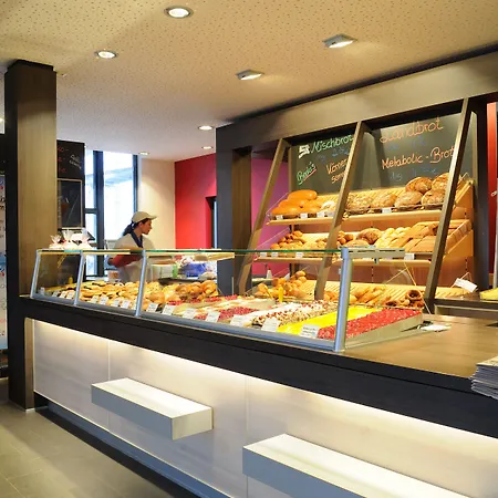 Otel Auszeit Cafe & 3*
