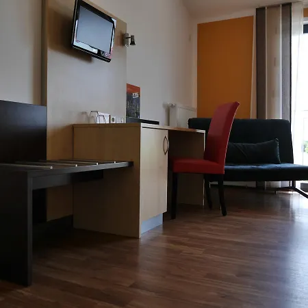 Otel Auszeit Cafe & 3*